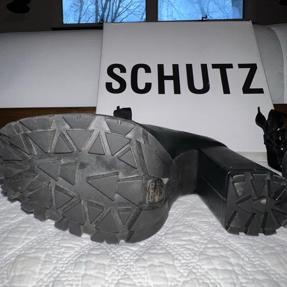 Schutz Zhara Boot with extra red laces. - Picture 4 of 5